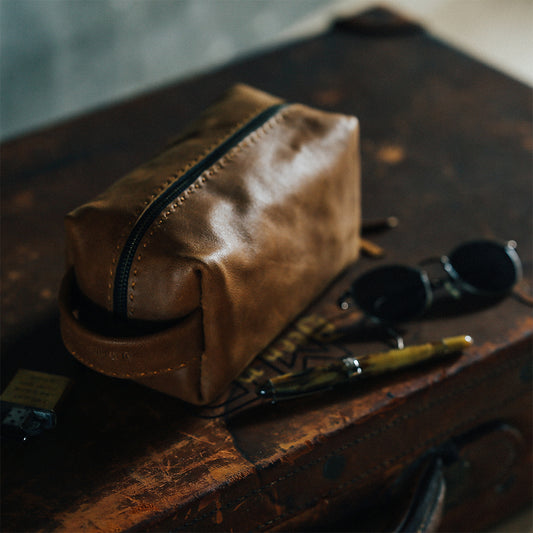 ソフトカウレザー Travel Mini Pouch(ベジタブルタンニン鞣し) / キャメルレザー